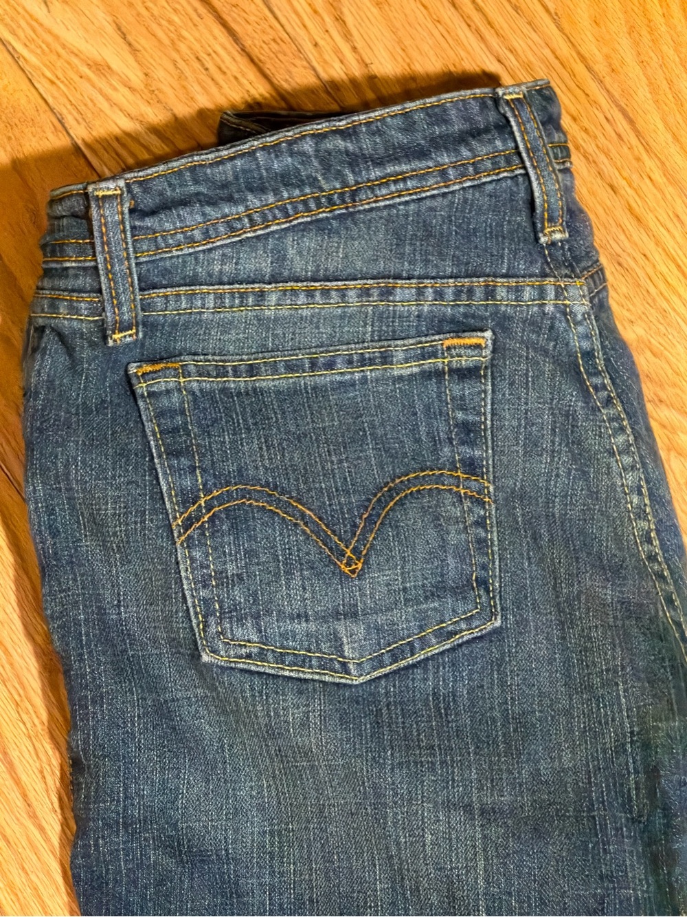 Levi's Medium Blue Flared Jeans Super low 518’s Y2K - Picture 2 of 4